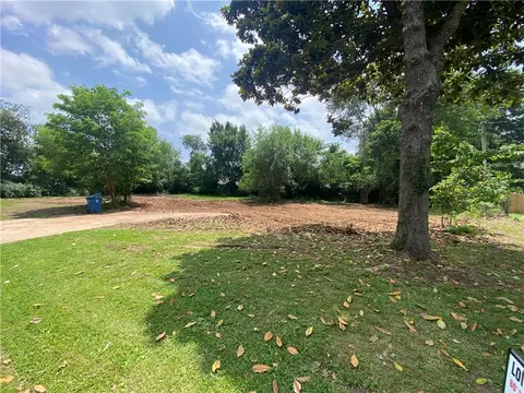 907 NW 9th St #NEW  8, Bentonville, AR 72712