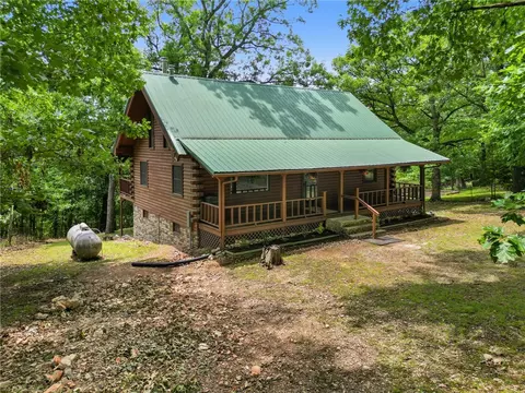 99 Beaverview Dr, Eureka Springs, AR 72631