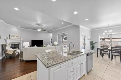 221 Cisterna Dr, Centerton, AR 72719 photo 9