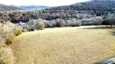 Golden Gate Road, Beaver, AR 72631
