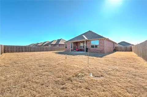 Exterior - 1040 Ashmore Landing Loop, Centerton, AR 72719 photo 2 of 5