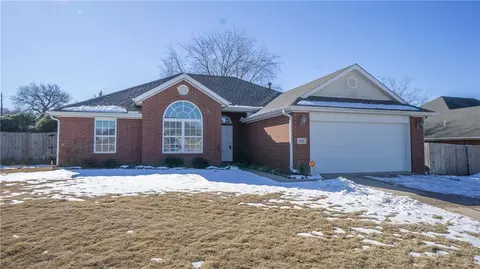 525 Buckboard Rd, West Fork, AR 72774