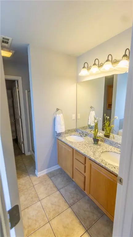 Bath - 525 Buckboard Rd, West Fork, AR 72774 photo 1 of 6
