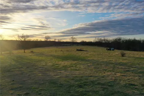 Wright Road, Fayetteville, AR 72704