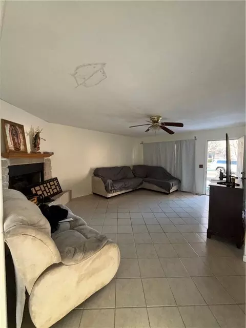 Living - 1663 Wensworth Ave, Springdale, AR 72764 photo 2 of 3