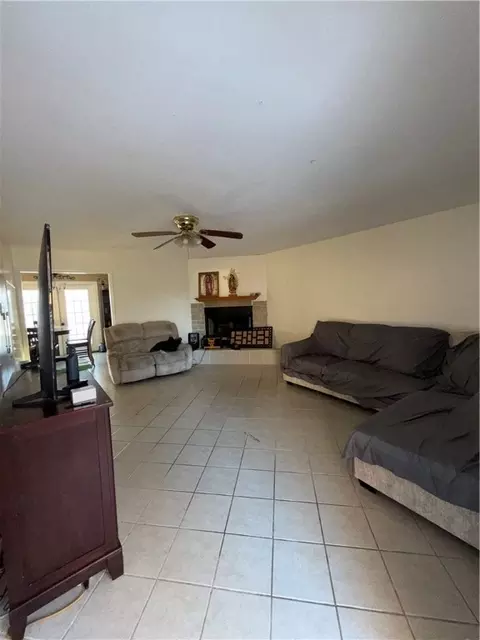 Living - 1663 Wensworth Ave, Springdale, AR 72764 photo 1 of 3