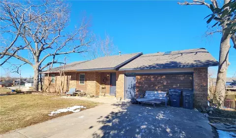 915 S 25th Pl, Rogers, AR 72758