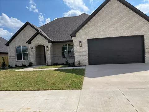 4982 N Delta Ave, Fayetteville, AR 72764