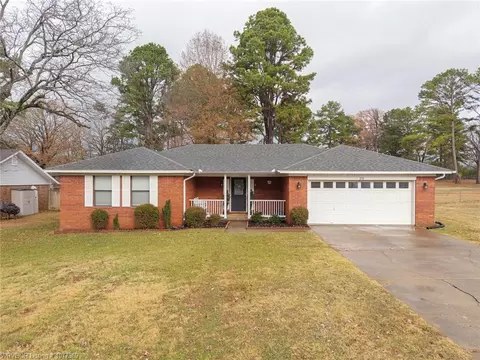 218 Canterbury Dr, Alma, AR 72921