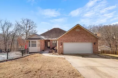 7 Parton Ln, Bella Vista, AR 72714