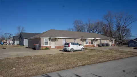 1004 Oak Ave, Springdale, AR 72764 photo 2