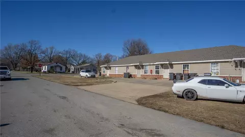 1004 Oak Ave, Springdale, AR 72764 photo 3