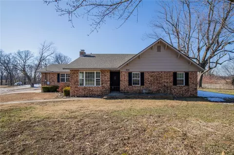 926 Honeysuckle St, Lowell, AR 72745