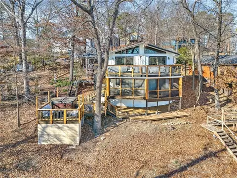 8615 White Oak Dr, Rogers, AR 72756
