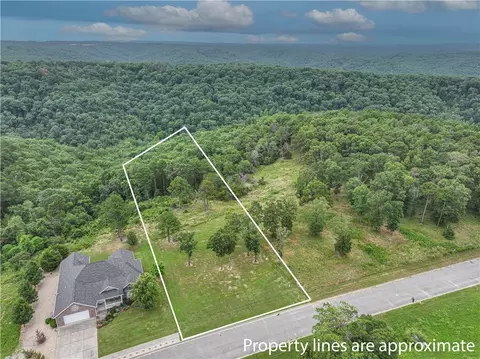 26 Park Dr, Holiday Island, AR 72631