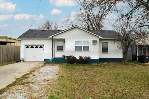 1001 W Center Ave, Springdale, AR 72764