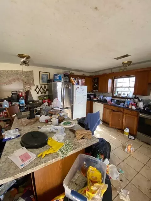 Kitchen - 2240 Harmon Rd, Harrison, AR 72601 photo 1 of 3