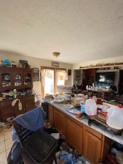 Kitchen - 2240 Harmon Rd, Harrison, AR 72601 photo 3 of 3