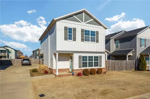 1719 W Broadway Pl, Rogers, AR 72758