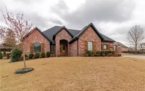 4030 Legacy Dr, Springdale, AR 72762