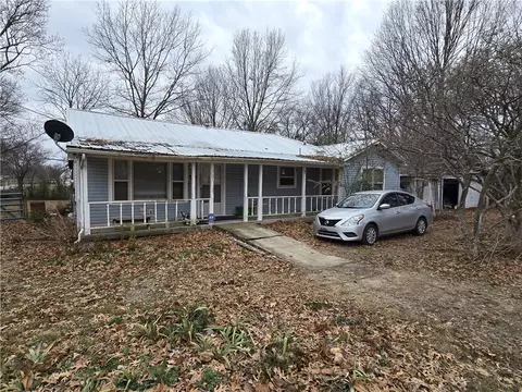 203 W Parks St, Prairie Grove, AR 72753