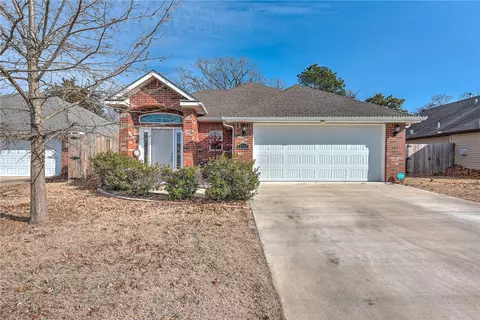1719 S K Pl, Rogers, AR 72756