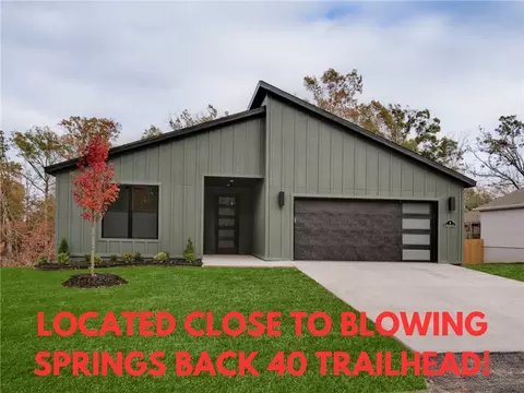 1 Whitby Ln, Bella Vista, AR 72714
