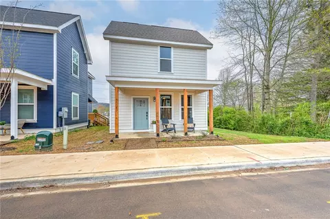 1007 W Laramie Hts, Fayetteville, AR 72704