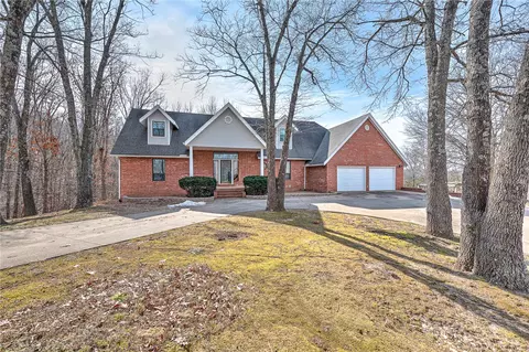 9420 Cottonwood Ln, Bentonville, AR 72712