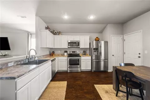 Kitchen - 4392 Cornwall St, Springdale, AR 72762 photo 1 of 1
