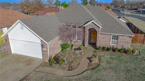 701 Almoo St, Lowell, AR 72745