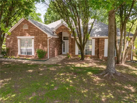 3210 Birch Pl, Springdale, AR 72762