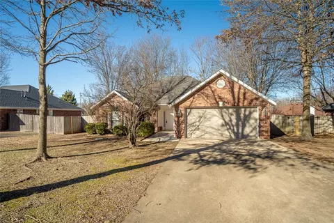 2900 Drexelwood Dr, Springdale, AR 72762