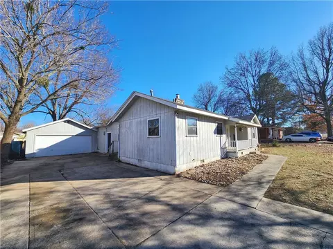 711 Maple Dr, Springdale, AR 72764 photo 39