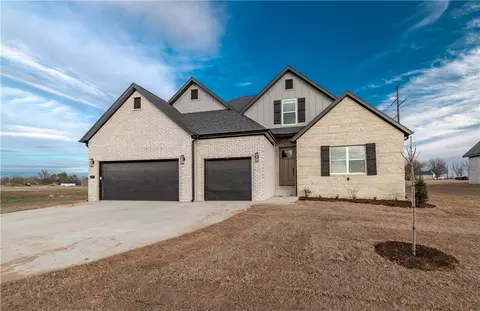 298 Fiori St, Springdale, AR 72762