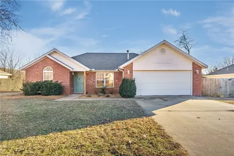 181 Rob St, Farmington, AR 72730