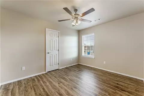 Bedroom - 2013 Maple Ct, Gentry, AR 72734 photo 3 of 4