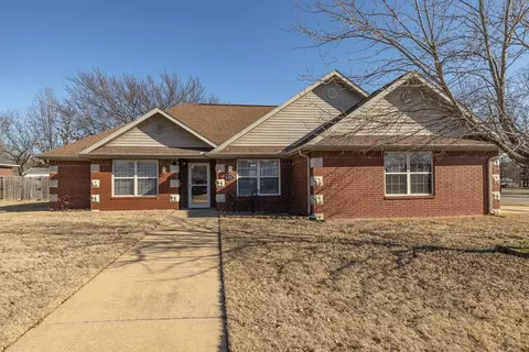 556 Asboth St, Pea Ridge, AR 72751