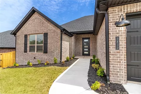 1433 Cittadella Ave, Springdale, AR 72762