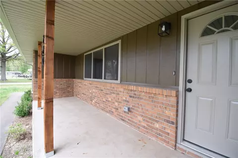 220 N Byers Ave, Gentry, AR 72734