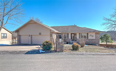 52 May Ln, Bella Vista, AR 72715
