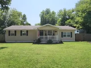 15 E Ash St, Farmington, AR 72730