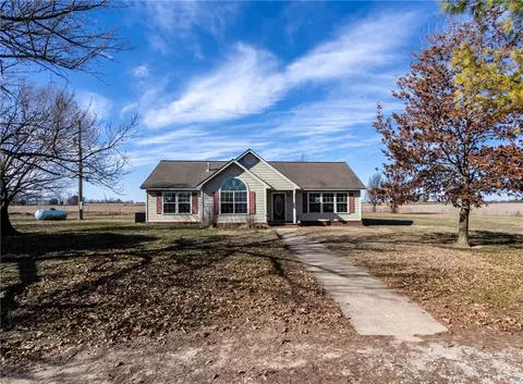 2425 Digby Dr, Gentry, AR 72734