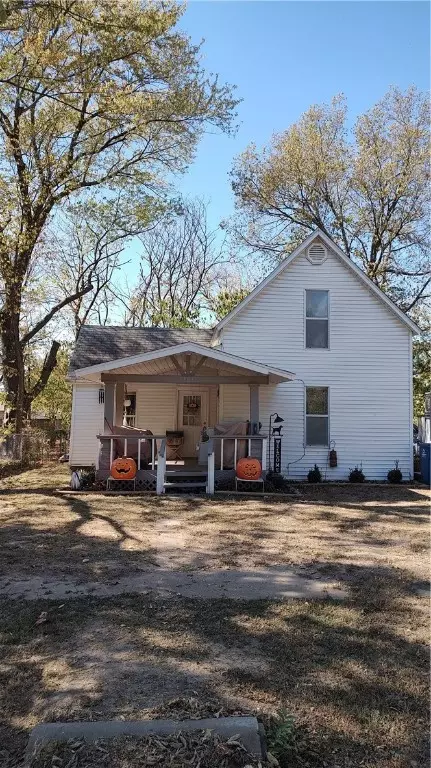 309 Mckinnon Ave, Gentry, AR 72734