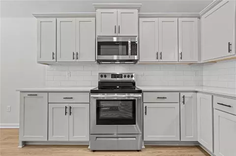 Kitchen - 411 W Smith St, West Fork, AR 72774 photo 1 of 2