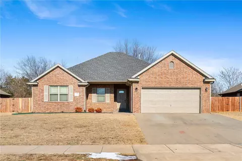 1896 Spring Creek Ave, Springdale, AR 72764