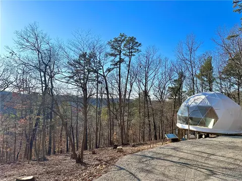 300 Silver Ridge Rd, Eureka Springs, AR 72632