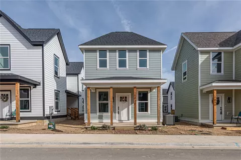 1030 S Laramie Hts, Fayetteville, AR 72704