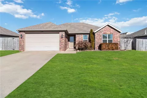 1251 Persimmon St, Centerton, AR 72719