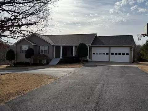 2545 Echo Hills Dr, Harrison, AR 72601